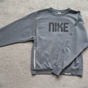 Nike FC x Nike Standard Issue Loose Fit Crewneck Sweatshirt - Mens Size Medium